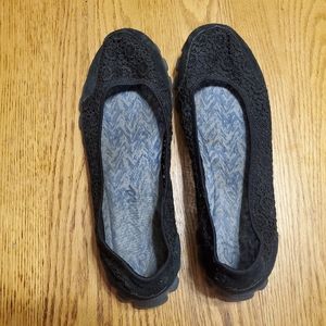 2/25 Sketchers Memory foam Flats